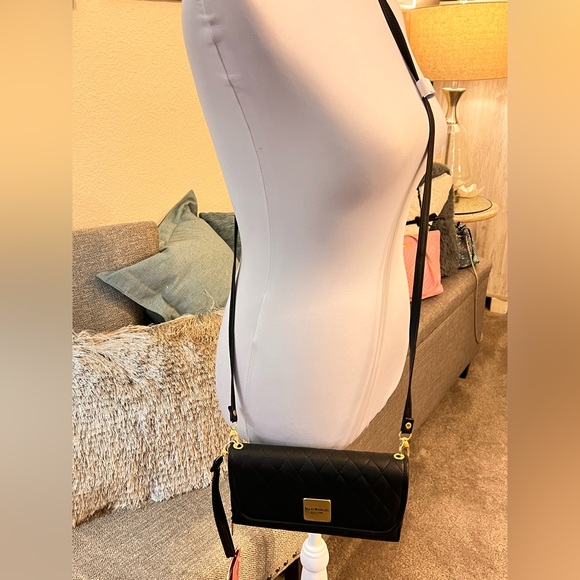 Crossbody Quilted Black Wallet - Picture 3 of 6